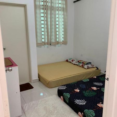 Hadeerna Homestay - Double Storey Terrace Chemor Экстерьер фото