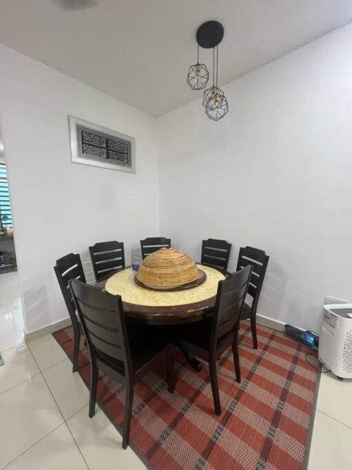 Hadeerna Homestay - Double Storey Terrace Chemor Экстерьер фото