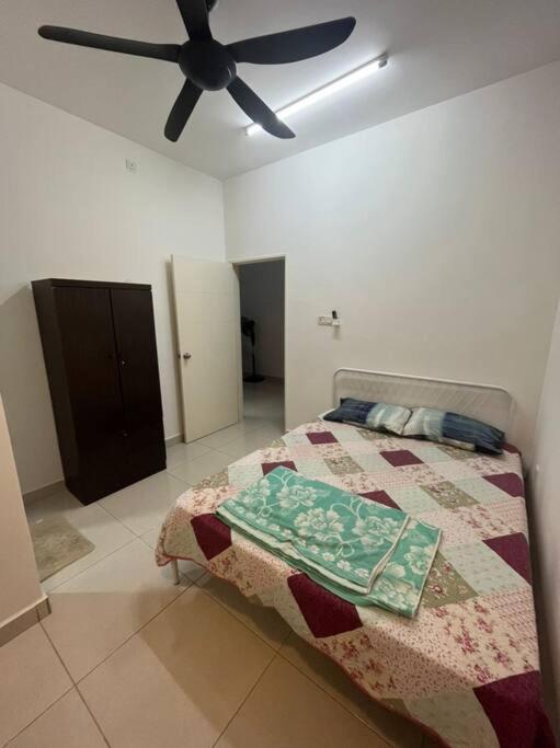 Hadeerna Homestay - Double Storey Terrace Chemor Экстерьер фото